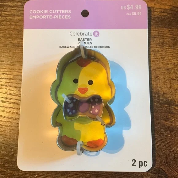 Celebrate IT Easter Baby Chick and Bow Cookie Cutter. - Picture 1 of 2